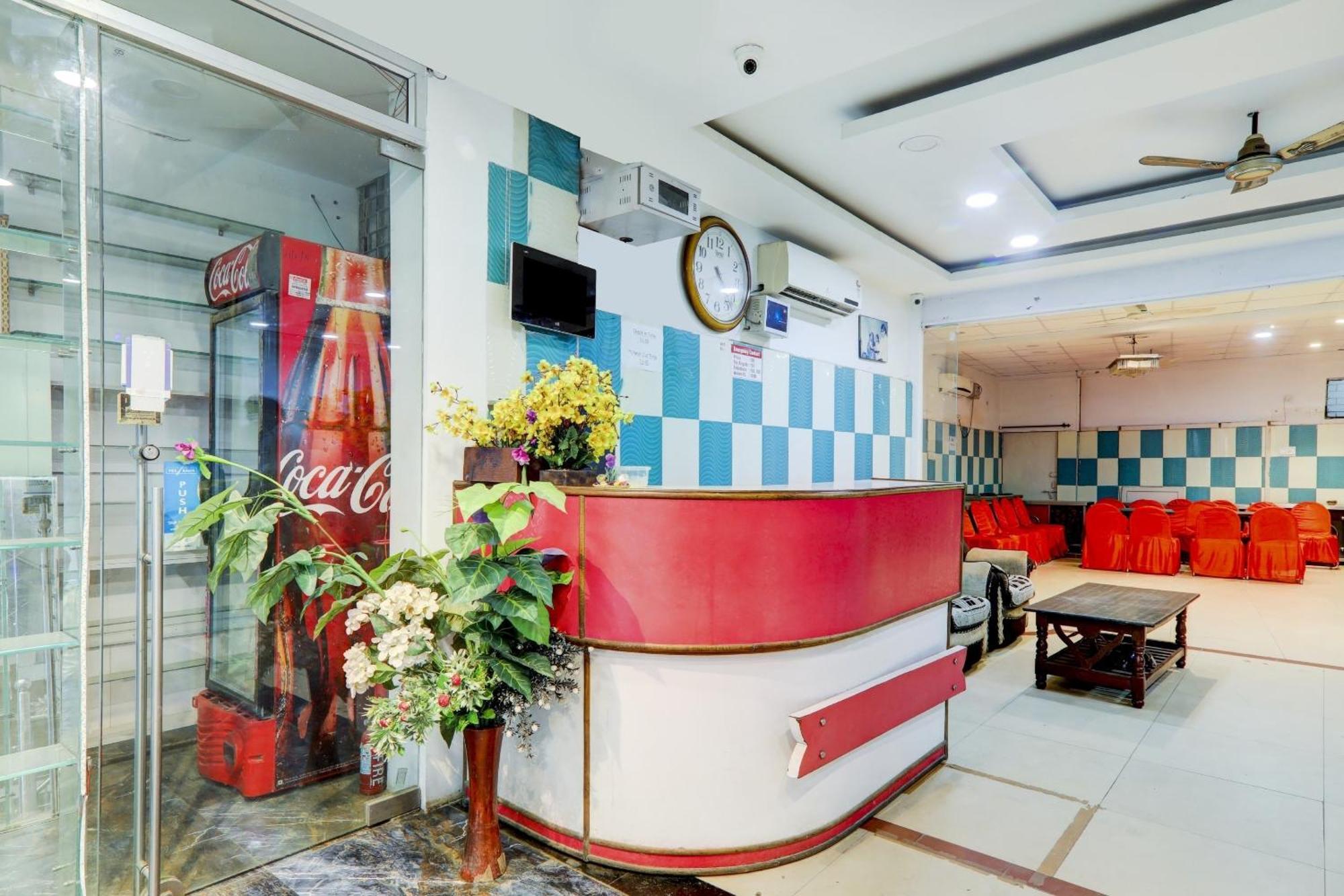 Hotel O Moon Palace Near Sahara Ganj Mall Lakhnau Kültér fotó